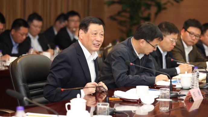 應(yīng)勇調(diào)研上汽集團(tuán)：加大創(chuàng)新轉(zhuǎn)型力度，不斷提升核心競爭力