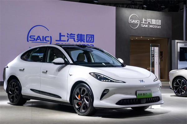 汽車行業(yè)加速變革，上汽集團迎“潮”而上